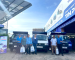 GIAO XE CHO KHÁCH HÀNG ĐỢT CUỐI NĂM - Ô TÔ TÍN PHÁT