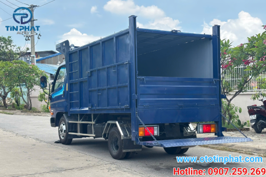 XE CHỞ RÁC 8 KHỐI HYUNDAI N250