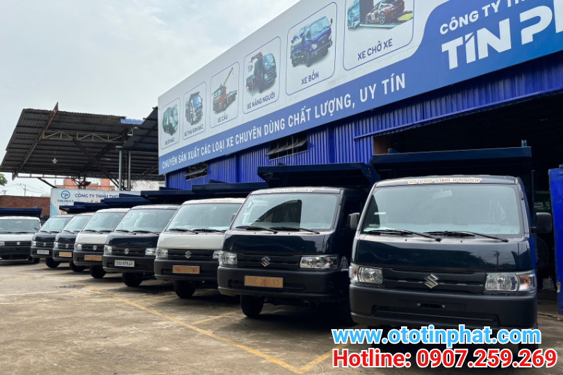 Giao lô xe ép rác 3 khối Isuzu cho khách hàng