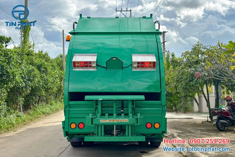 ỨNG DỤNG THỰC TẾ CỦA XE ÉP RÁC CHENGLONG 24 KHỐI NÂNG KẸP