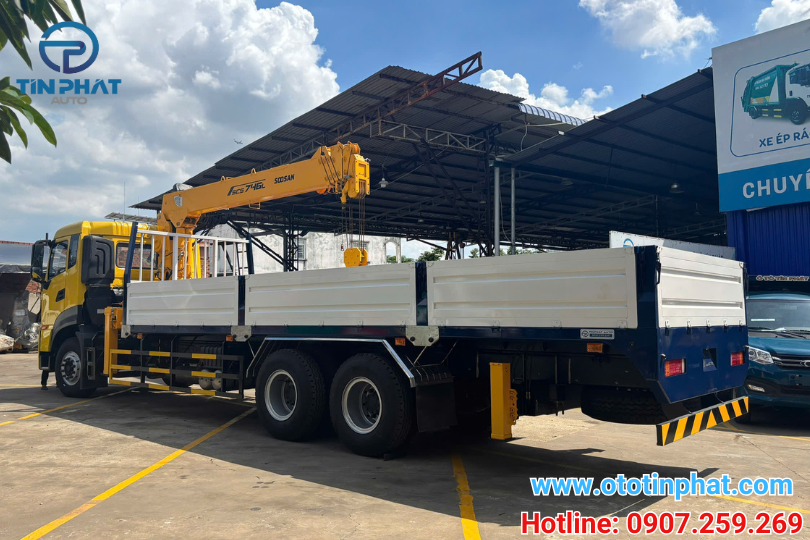 XE CẨU DONGFENG 3 CHÂN GẮN CẨU SOOSAN 8 TẤN 