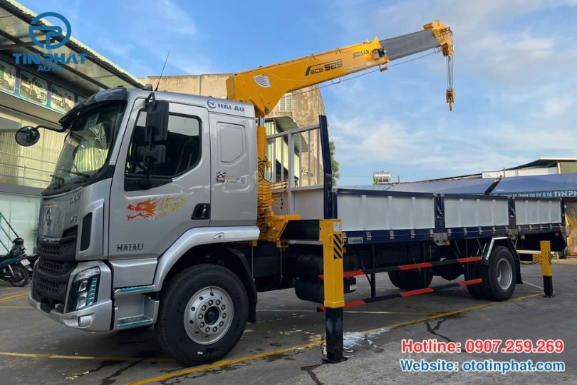 Xe Chenglong 2 chân gắn cẩu Soosan SCS525 5 tấn