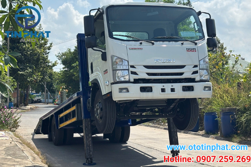XE NÂNG ĐẦU CHỞ MÁY CÔNG TRÌNH ISUZU NQR 4T9 